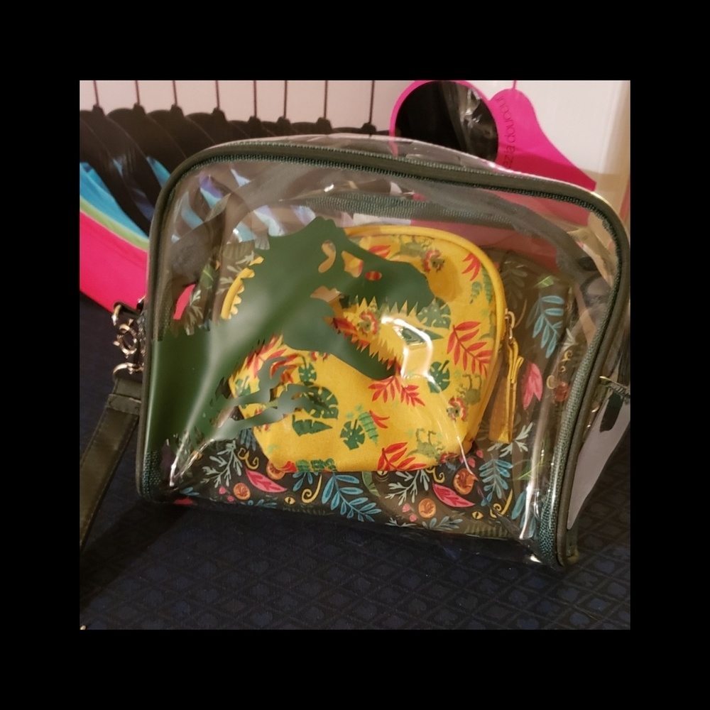 Jurrasic park cosmetic bag set!